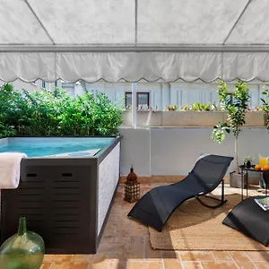 Magno Hernando Colon Luxury Duplex , Seville Spain
